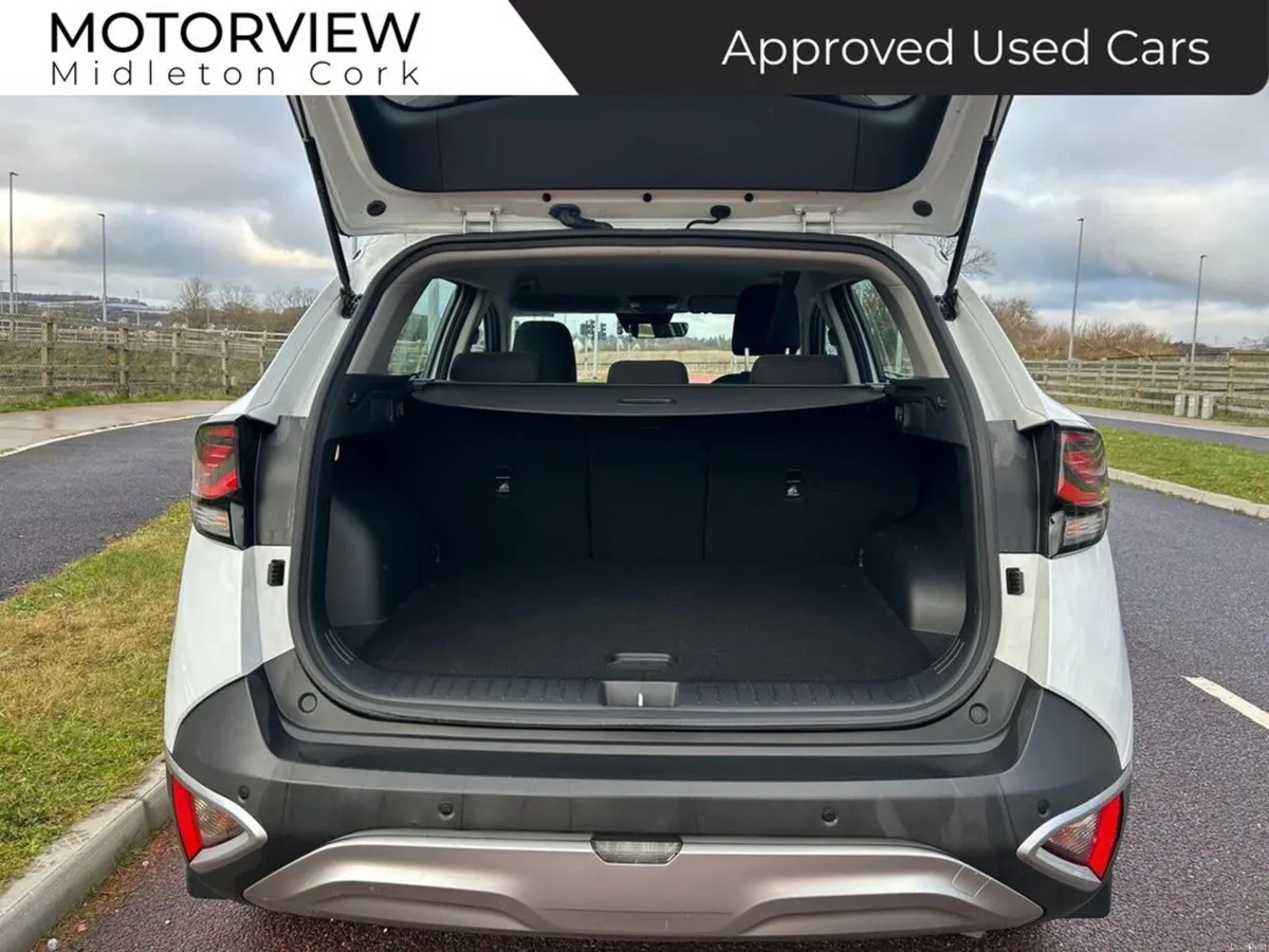 Kia Sportage Premium spec 1.6D 1 Owner from new! O - Image 6