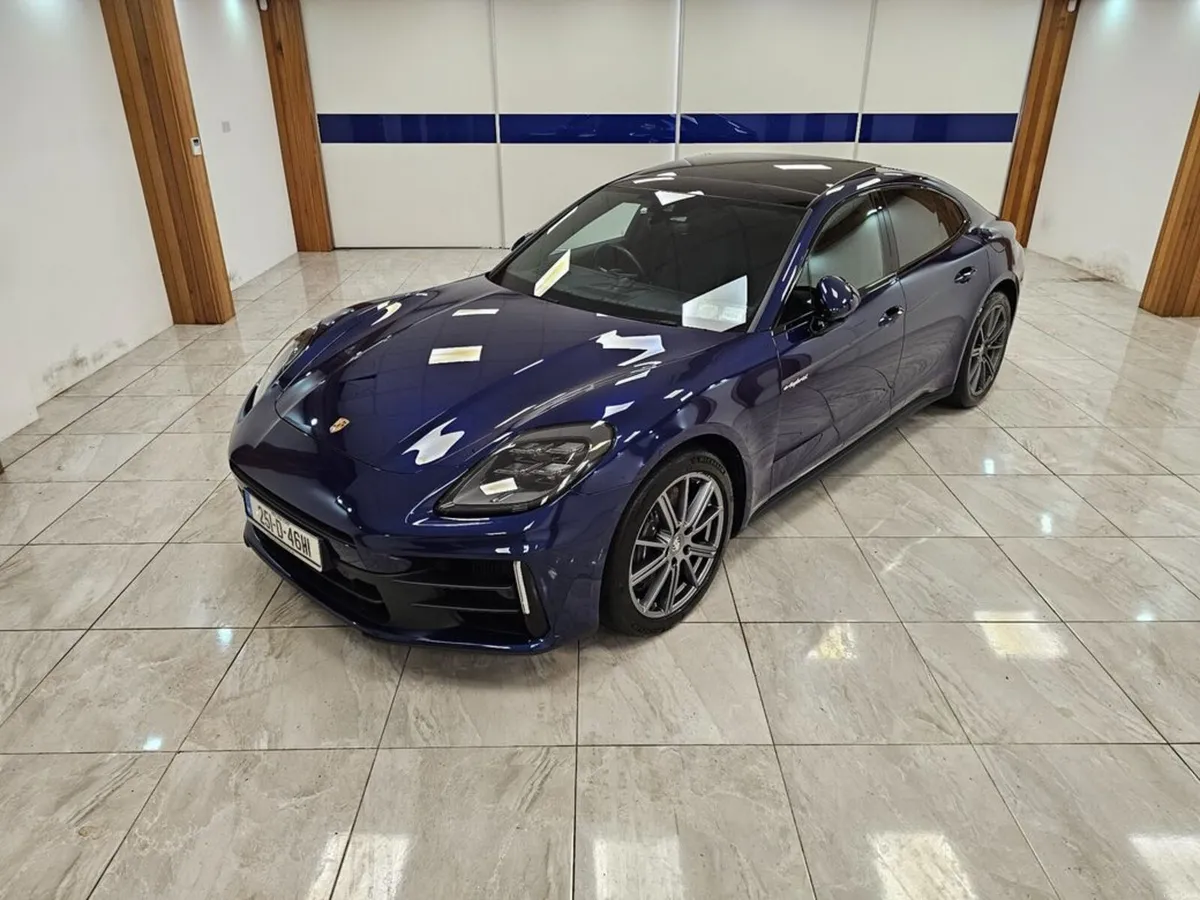 Porsche Panamera Huge spec // Panoramic sunroof - Image 3