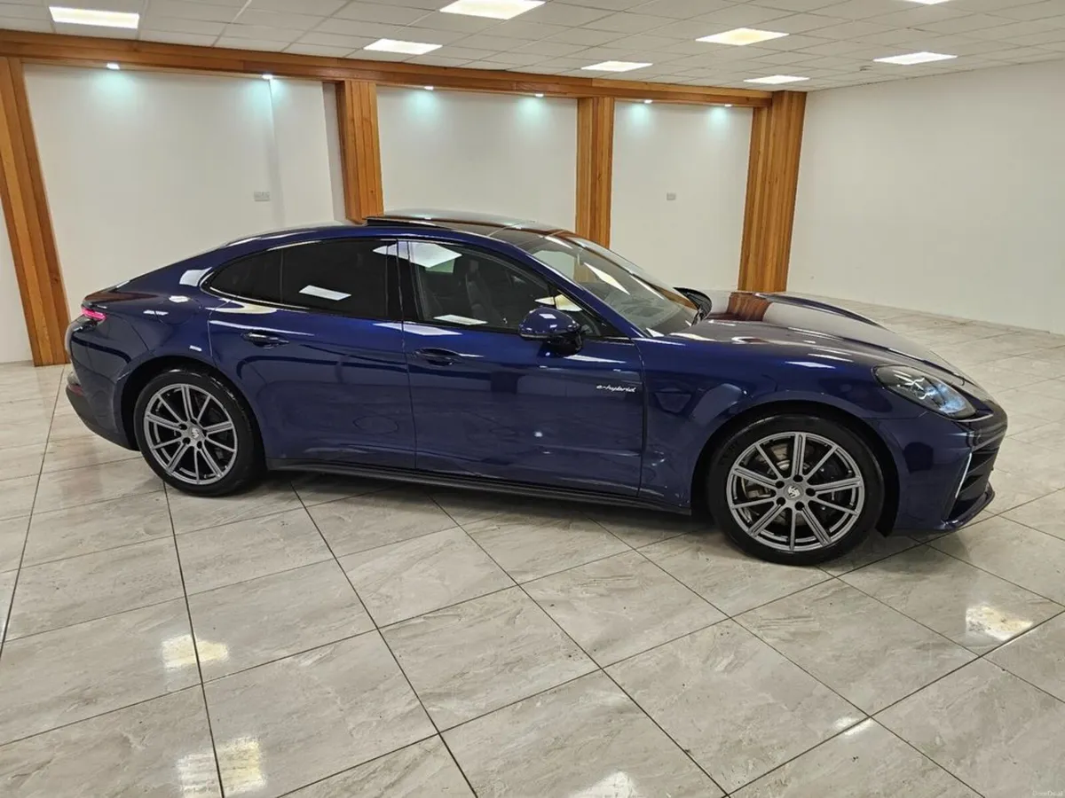 Porsche Panamera Huge spec // Panoramic sunroof - Image 5