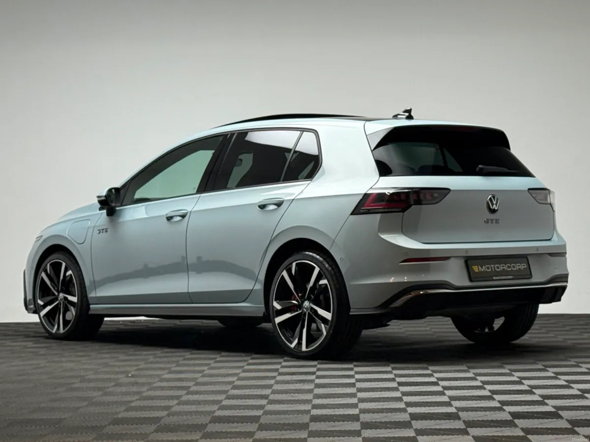 Volkswagen Golf GTE 1.5 PHEV 272HP DSG - Image 5