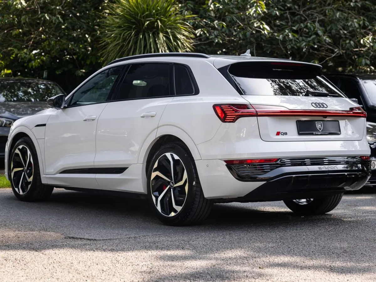 Audi Q8 e-tron 55 Quattro S Line Black Edition - Image 2