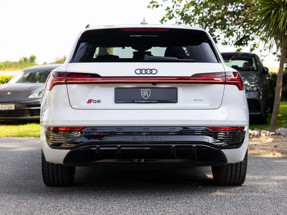 Audi Q8 e-tron 55 Quattro S Line Black Edition - Image 5