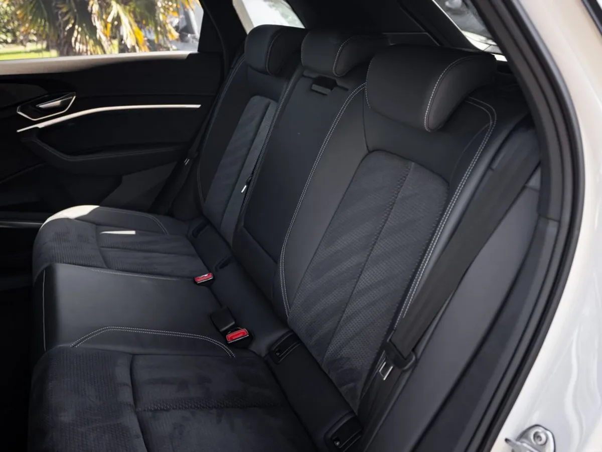 Audi Q8 e-tron 55 Quattro S Line Black Edition - Image 6