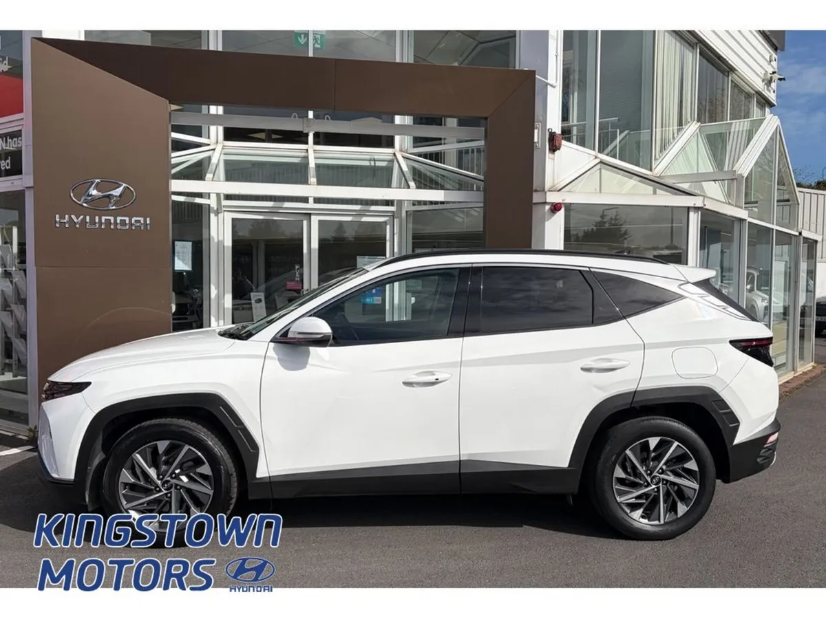 Hyundai Tucson Executive Plus 5DR - Image 3