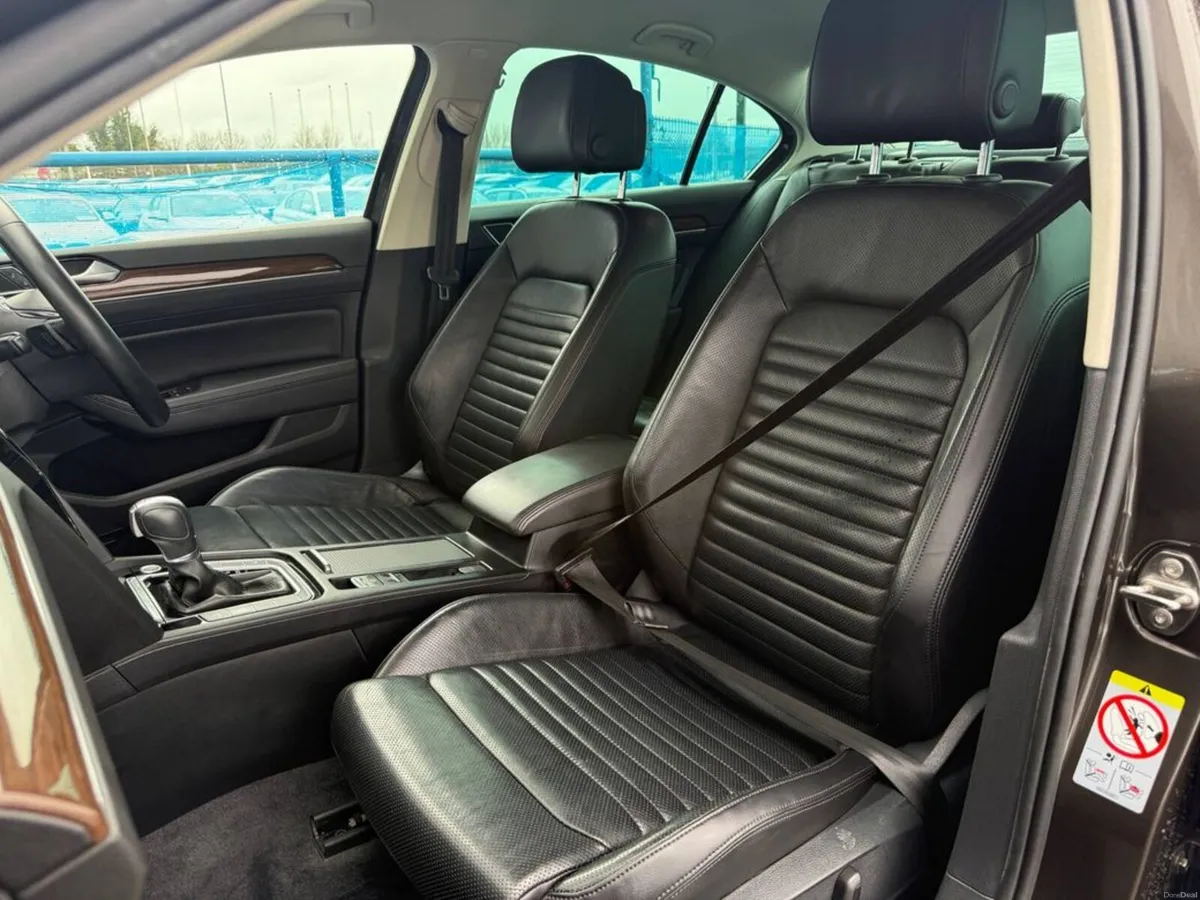 Volkswagen Passat HIGHLINE 1.4 TSI AUTO // SERVICE - Image 6