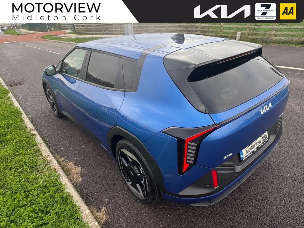 Kia EV4 2026 ev4 k3 hatchback, long-range battery - Image 5