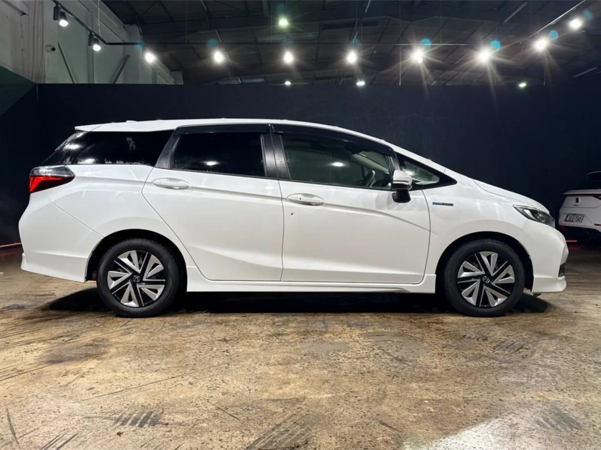 Honda Shuttle 1.5L HYBRID AUTOMATIC - CRUISE CONTR - Image 2