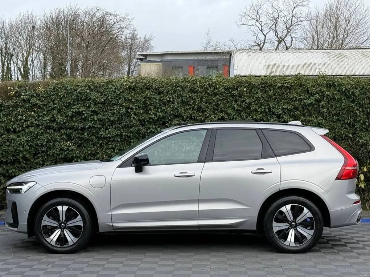 Volvo XC60 T6 PLUS DARK AWD 2.0 HYBRID ** HUGE SPE - Image 5