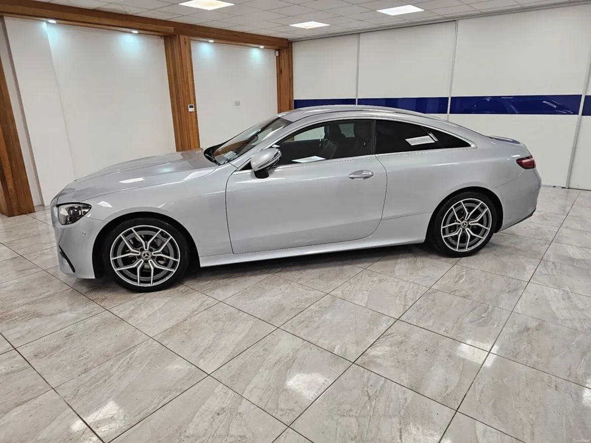 Mercedes-Benz E-Class TINY MILEAGE ! - Image 4