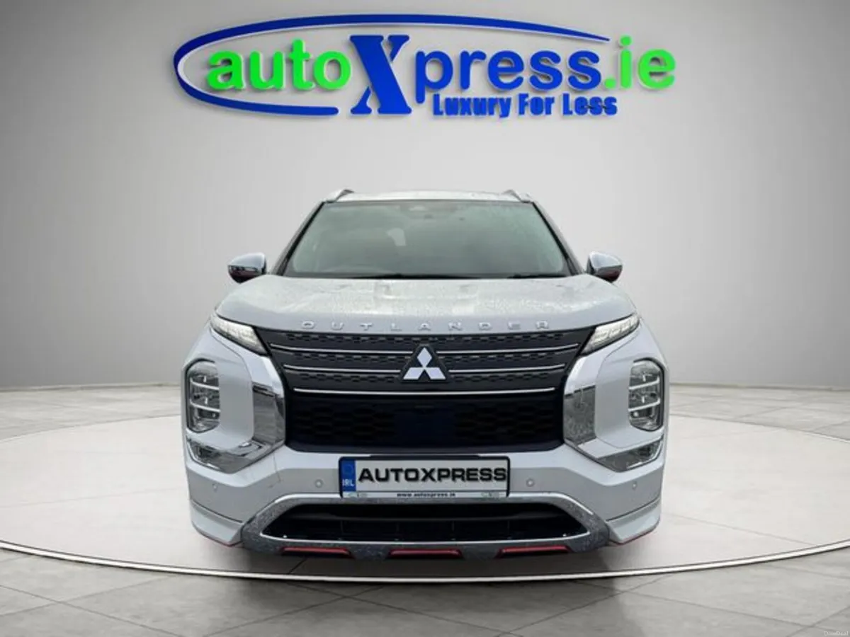 Mitsubishi Outlander Ralliart PHEV Automatic — Rar - Image 3