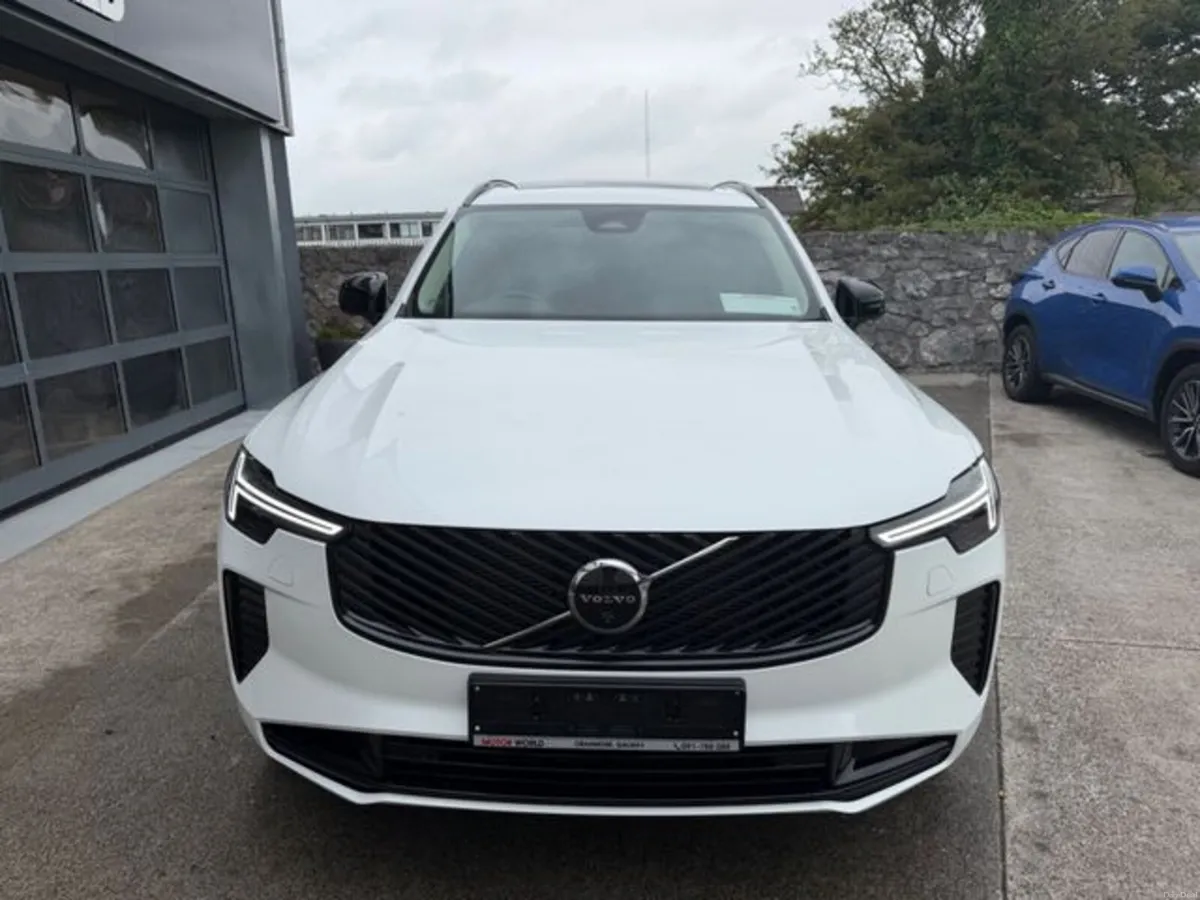 Volvo XC90 T8 PLUS DARK AWD - Image 5