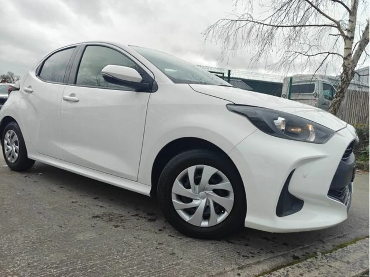 Toyota Yaris 1.0 AUTO/€69 A WEEK - Image 1