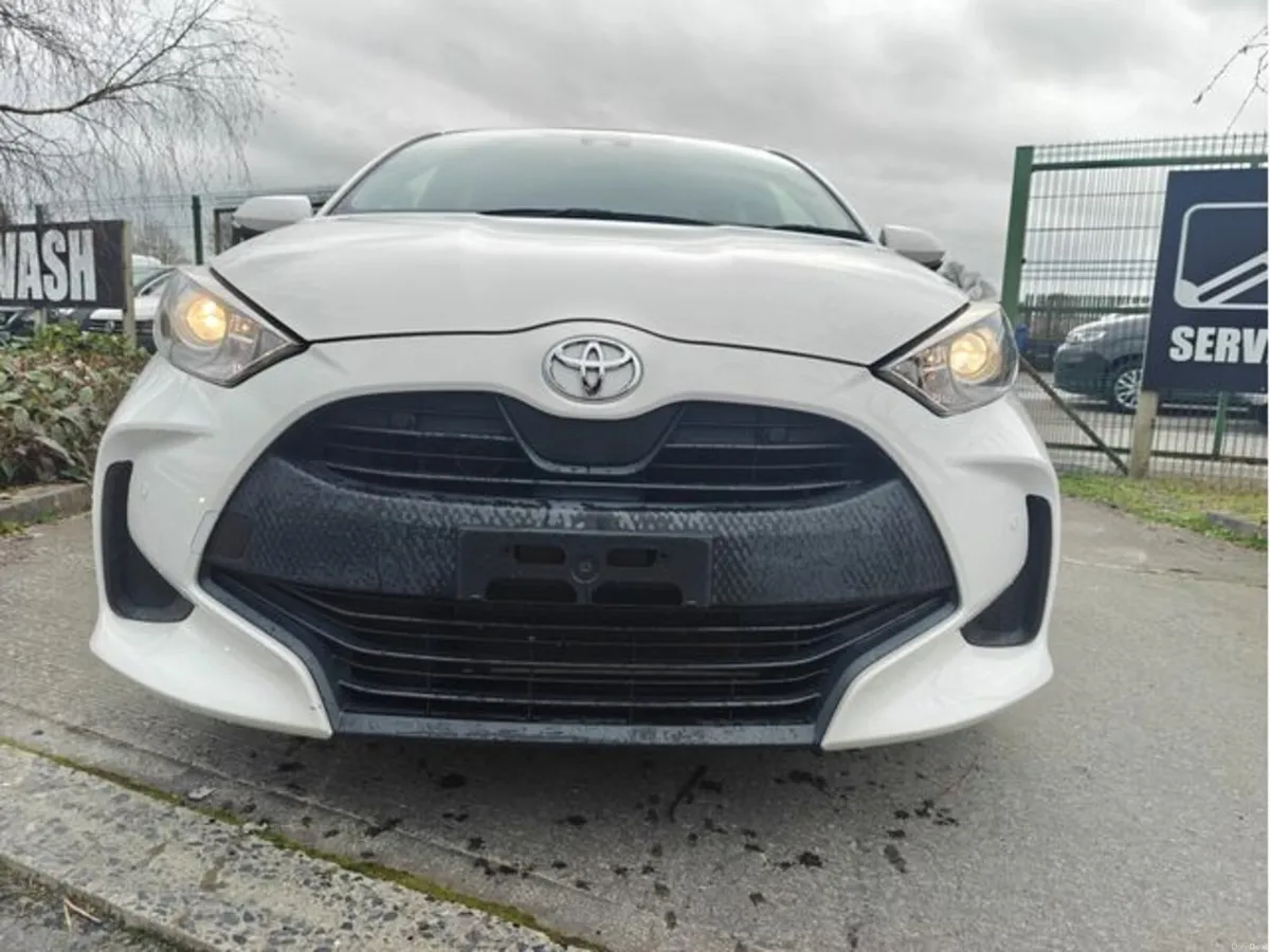 Toyota Yaris 1.0 AUTO/€69 A WEEK - Image 2