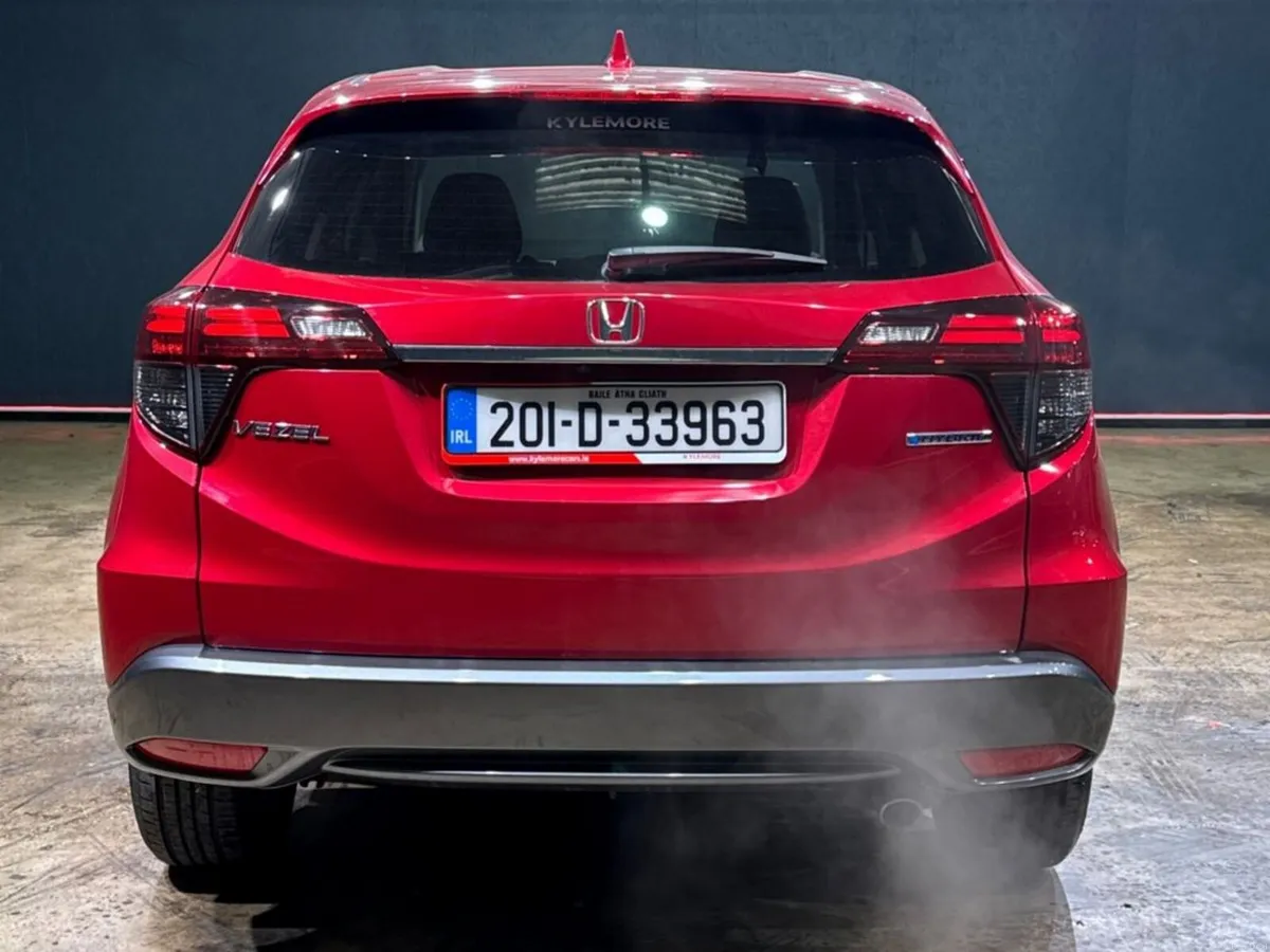 Honda Vezel HYBRID 1.5L AUTOMATIC - REVERSE CAMERA - Image 4