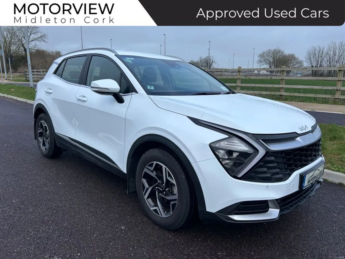 Kia Sportage 1.6d Premium Spec, **1 owner from new - Image 3
