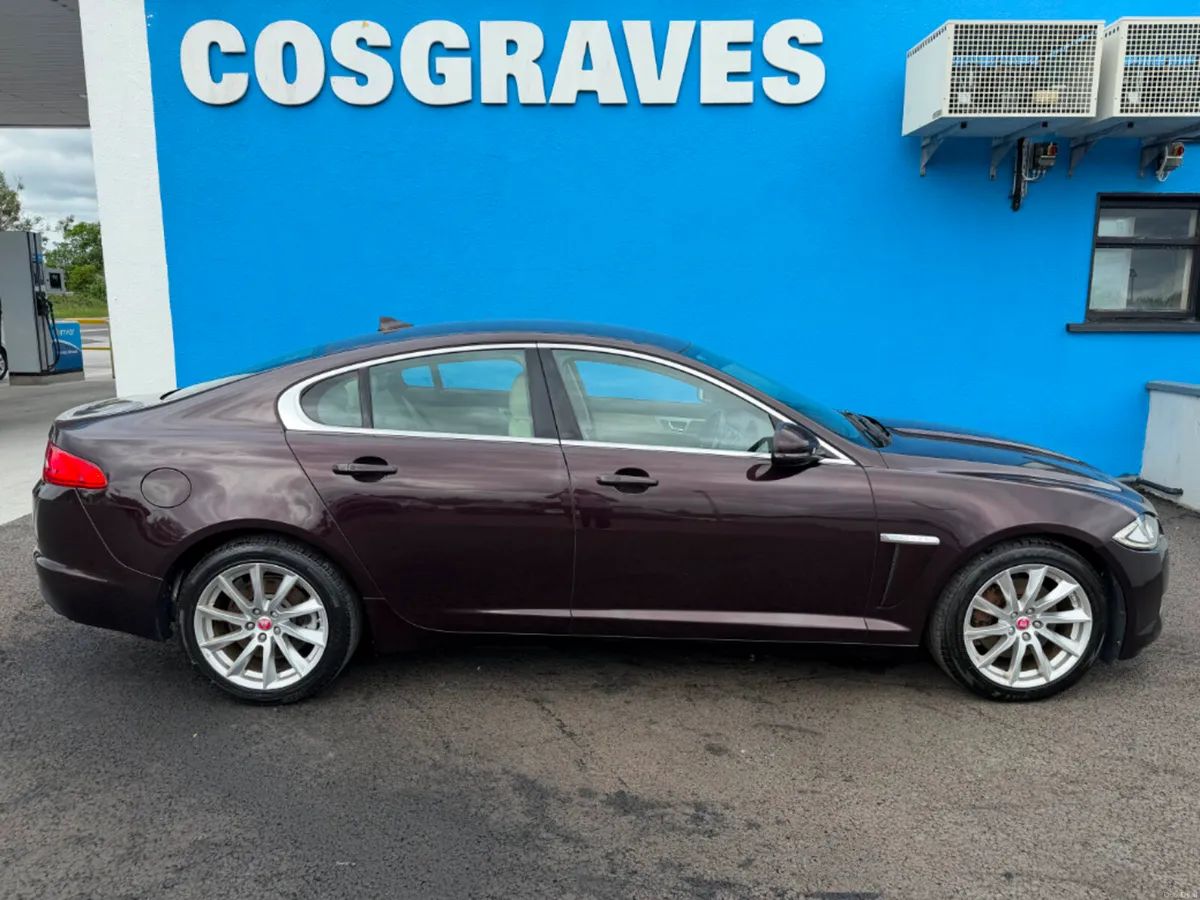 Jaguar XF 2.2 D Premium Luxury 4DR Auto * FULL LEA - Image 2