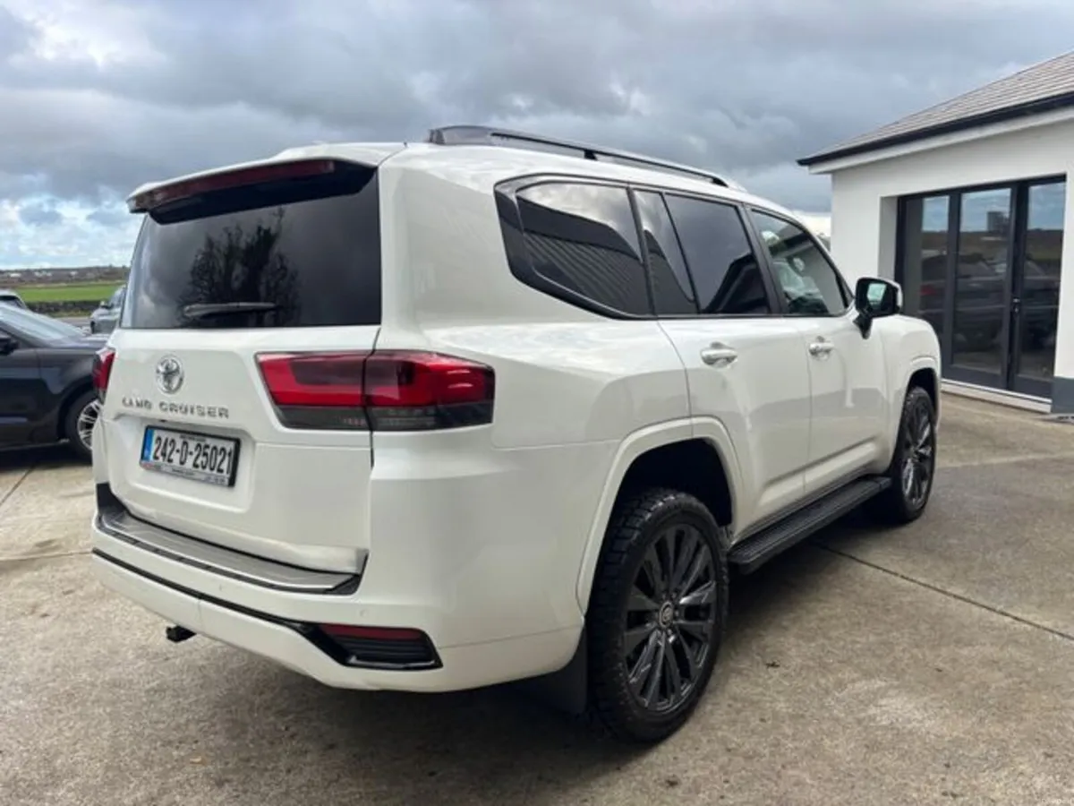 Toyota Land Cruiser 3.3L twin-turbo diesel 300 V6 - Image 4