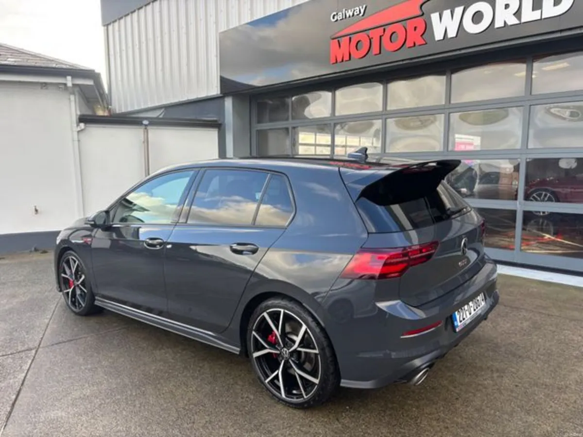 Volkswagen Golf GTI Club 2.0 TSI 300HP 5DR AUT - Image 2