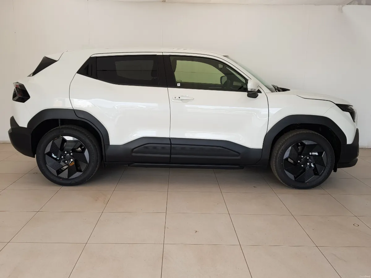 Suzuki Vitara E Vitara Motion Long Range 61KWh - Image 2