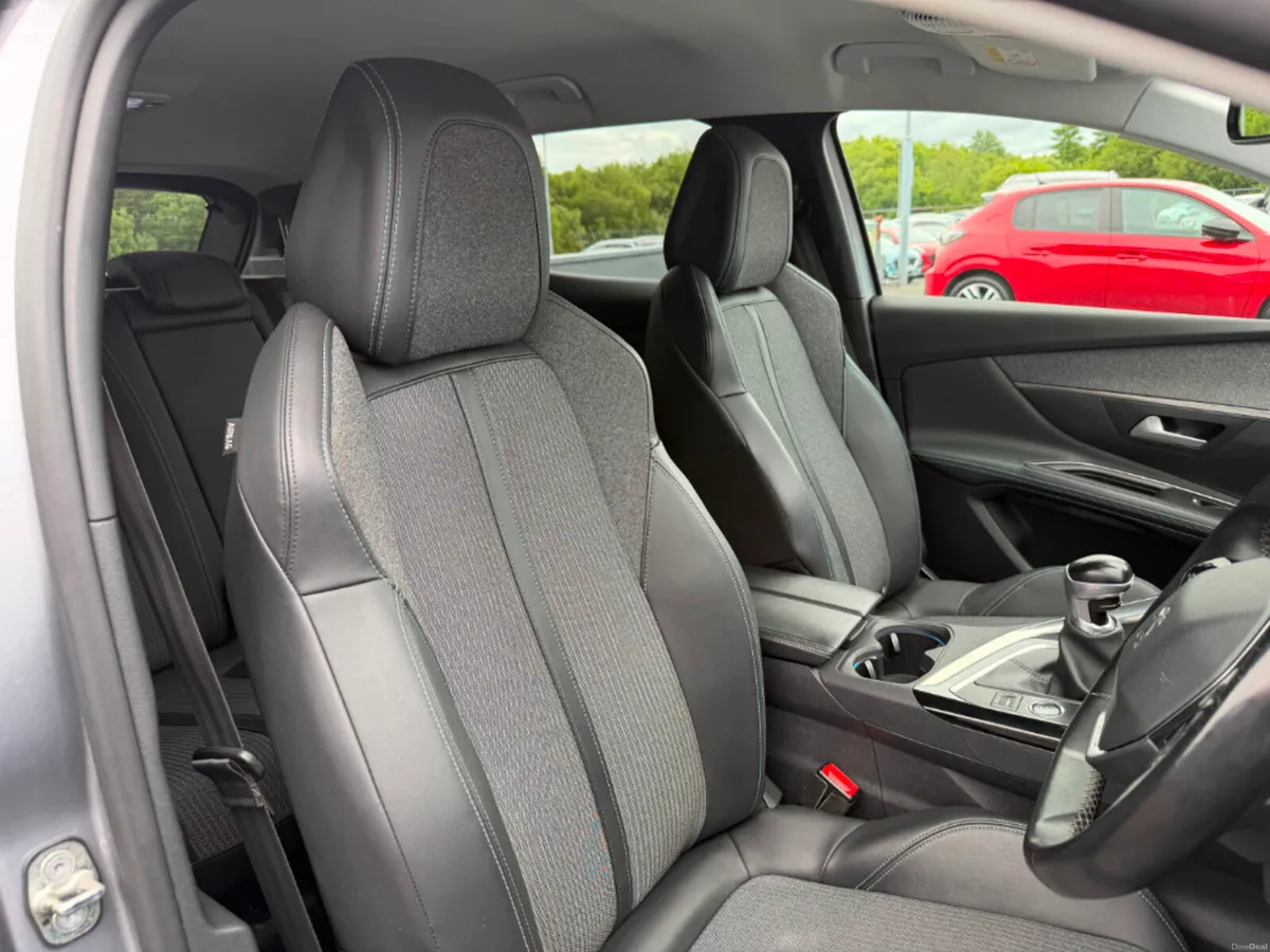 Peugeot 3008 Allure 1.5 Blue HDI 130BHP * REVERSIN - Image 6