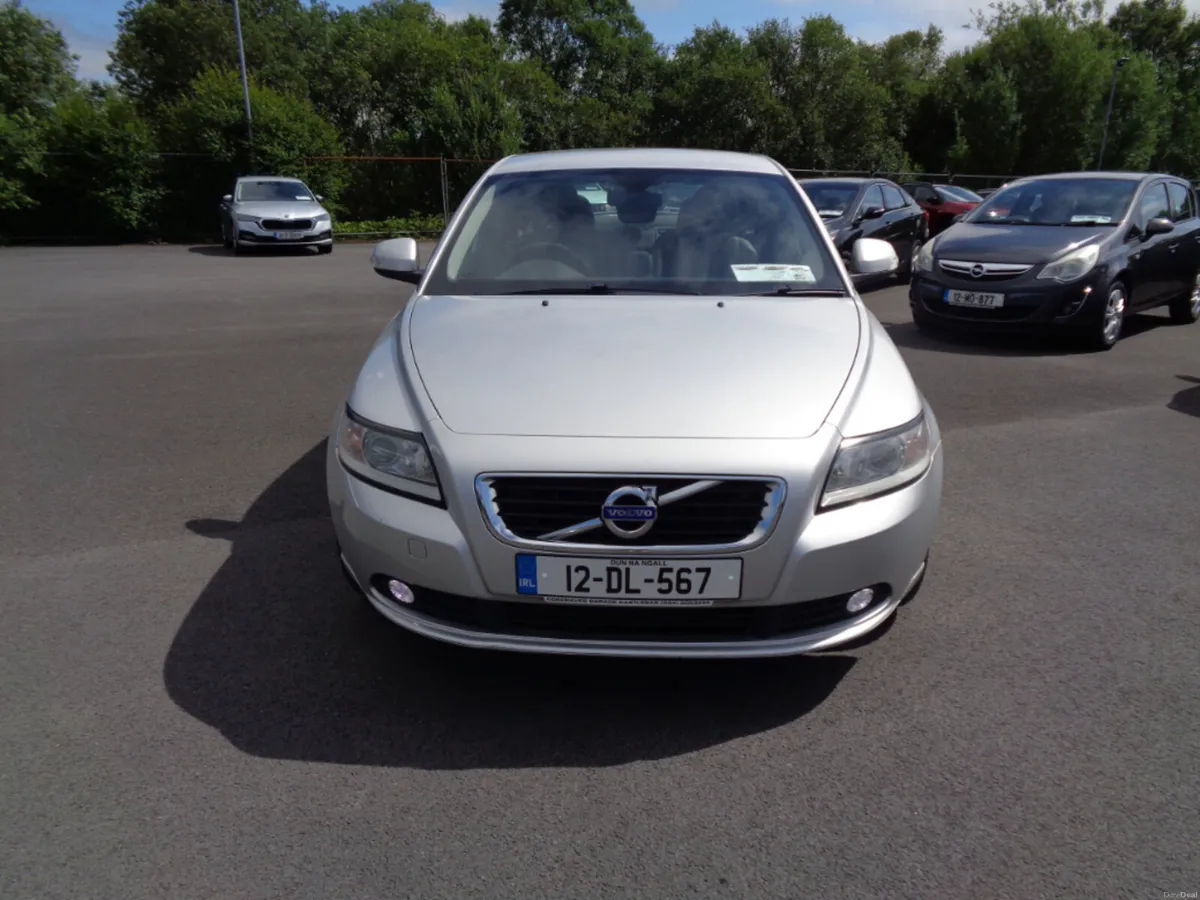 Volvo S40 D2 SE 4DR - Image 1