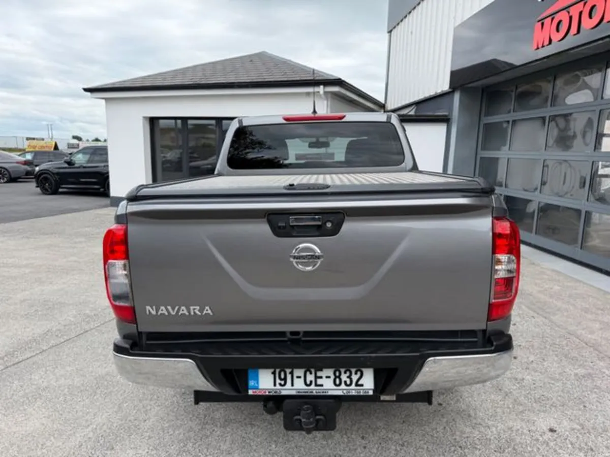 Nissan Navara 2.3 SVE Double CAB 190 NC 4DR - Image 3