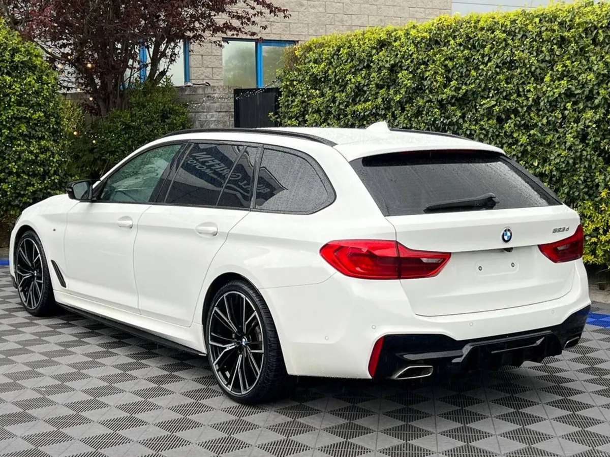 BMW 5-Series 523d M-SPORT COMPETITION TOURING ** H - Image 5