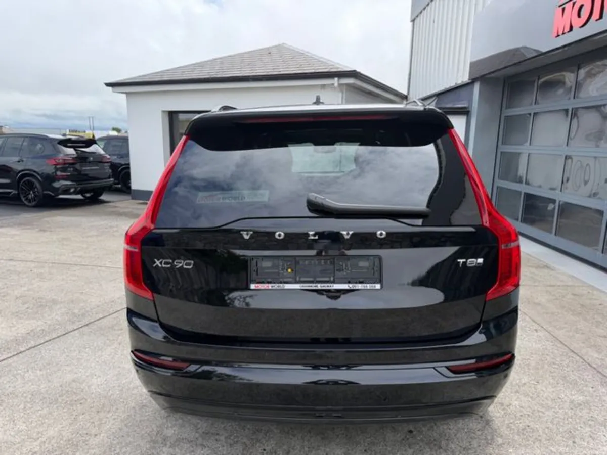 Volvo XC90 RECHARGE T8 ULTIMATE DARK AWD - Image 3