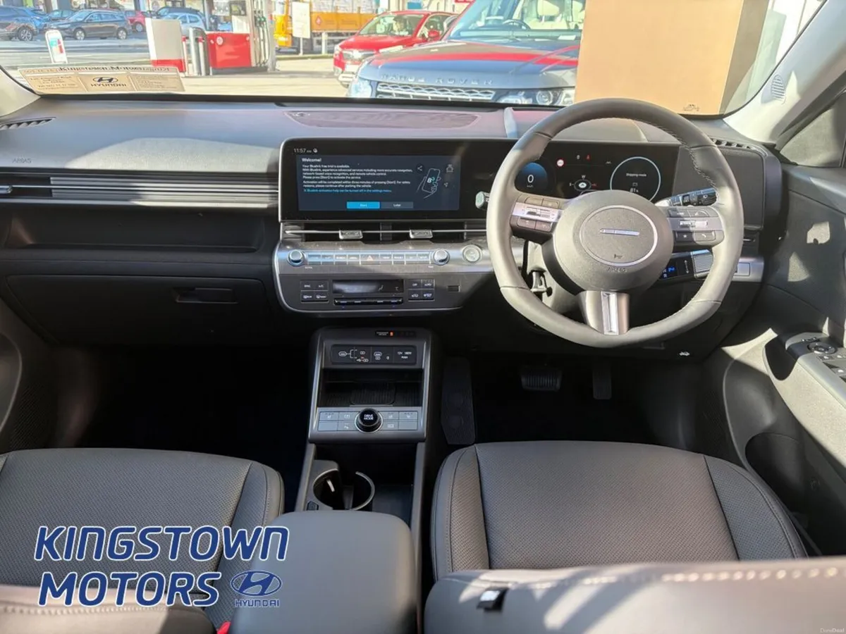 Hyundai KONA Platinum 65Kw two tone - Image 6