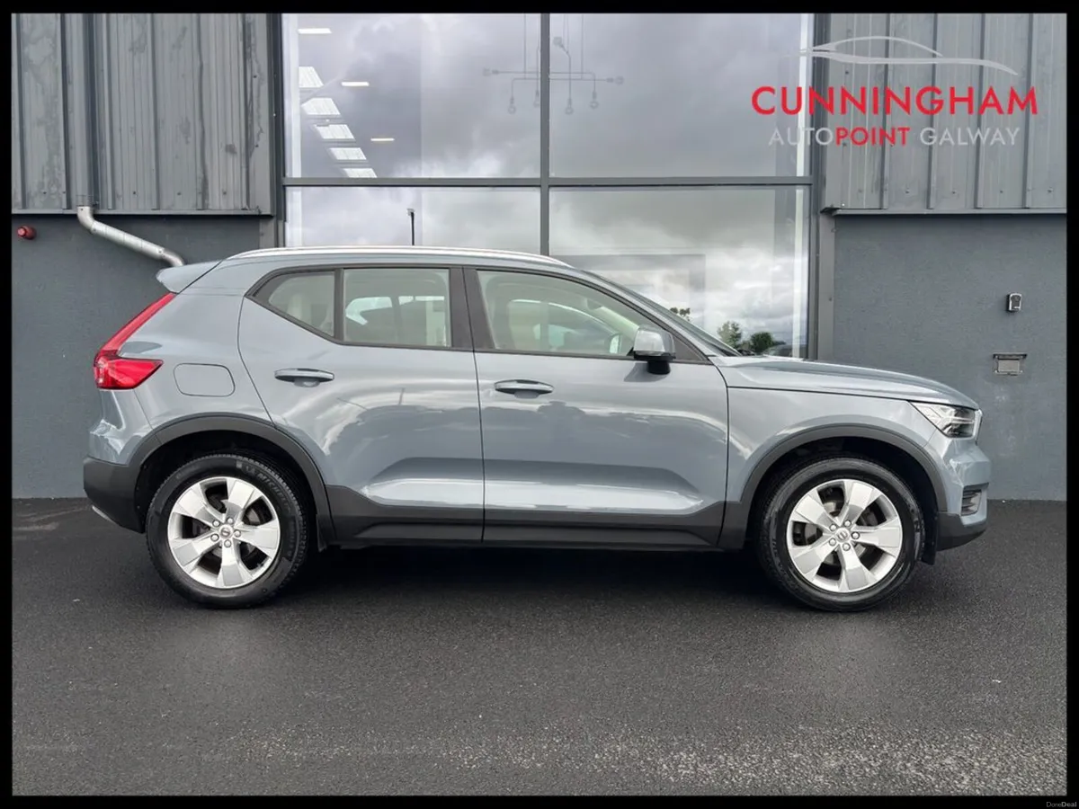 Volvo XC40 T3 Momentum Auto - Image 3