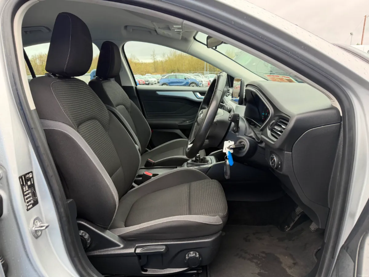 Ford Focus Zetec Edition 1.5TD. 5DR * APPLE CAR PL - Image 5