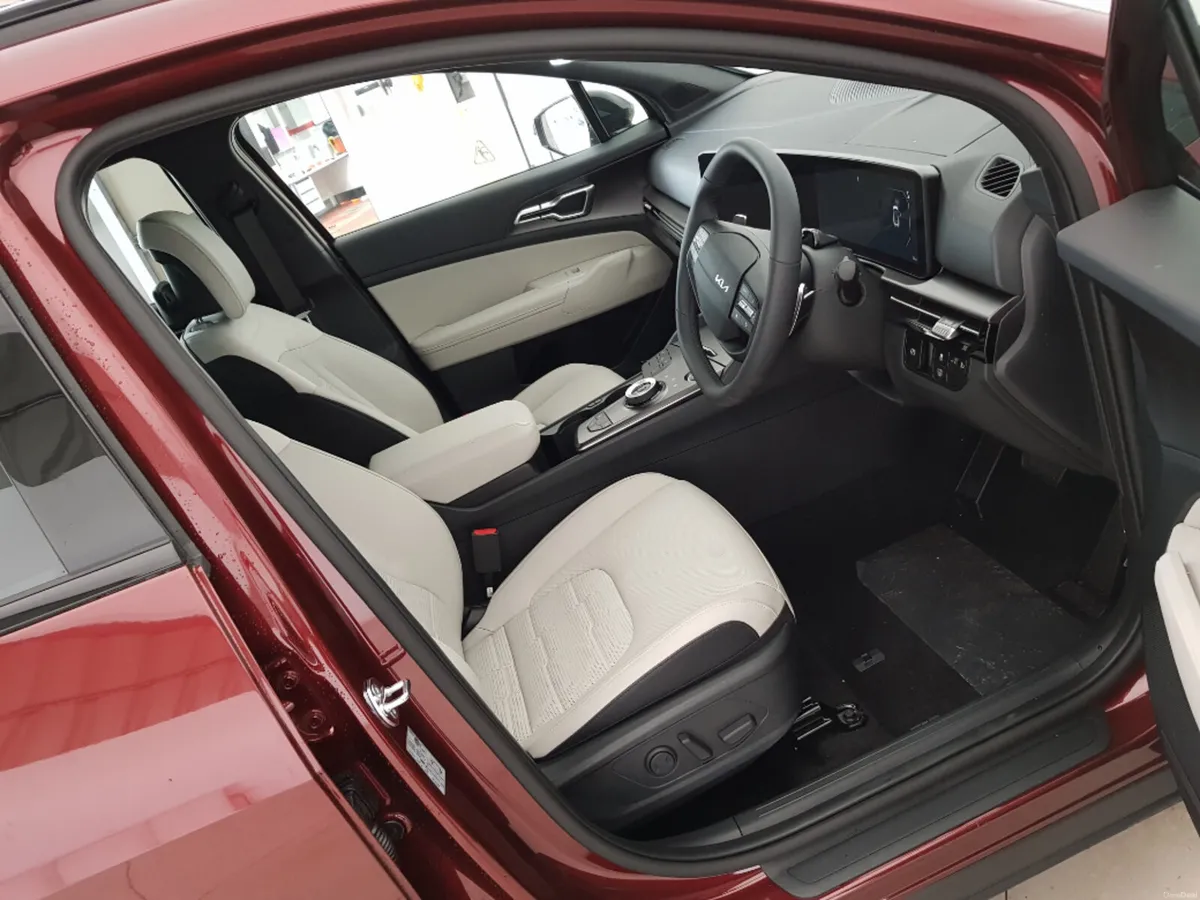 Kia Sportage SPORTAGE HEV SEM_MY27 MAGMA RED - Image 5