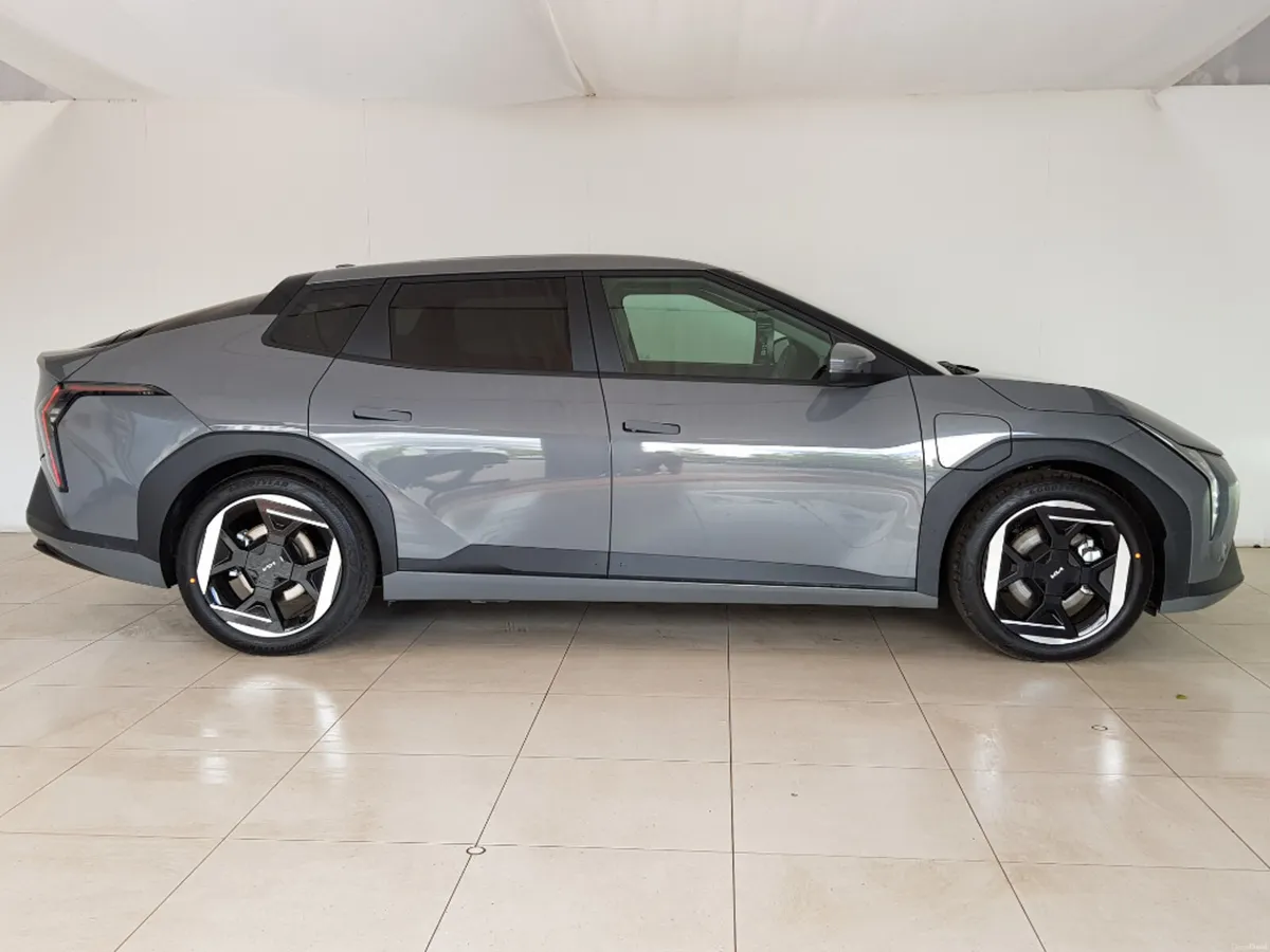 Kia EV4 Kia EV4 Fastback K3 Grey - Image 2