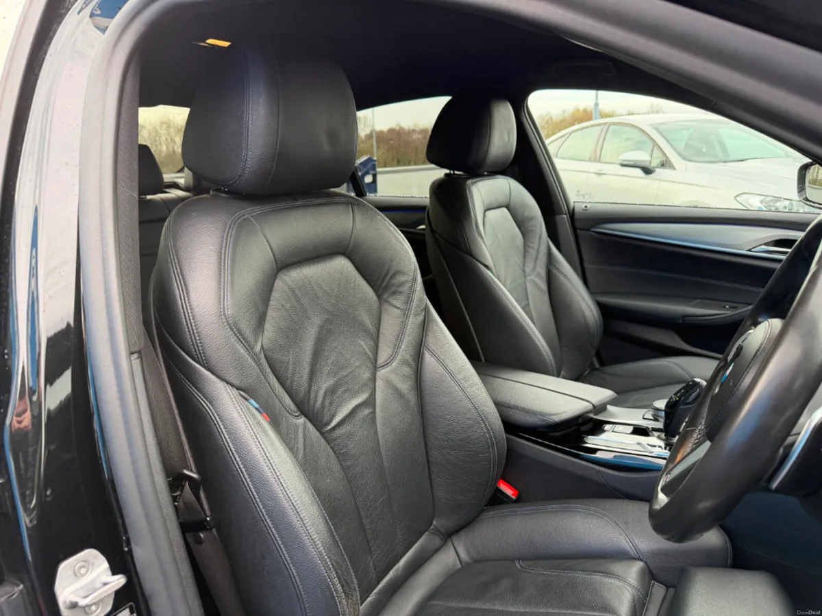 BMW 5-Series 520D M SPORT * WIRELESS CAR PLAY / FU - Image 6