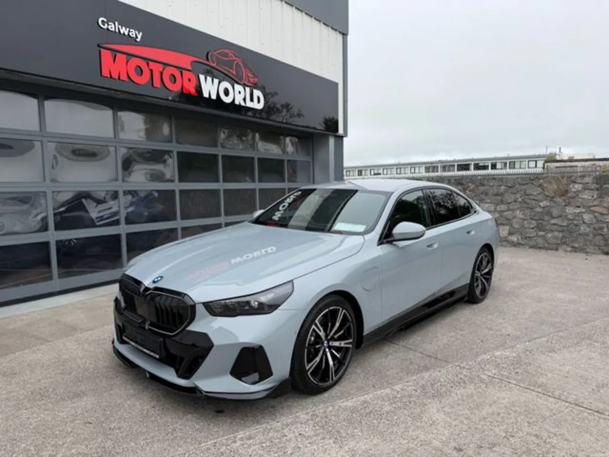 BMW 5-Series 530 E M SPORT PRO TECH PLUS COMFORT P - Image 1