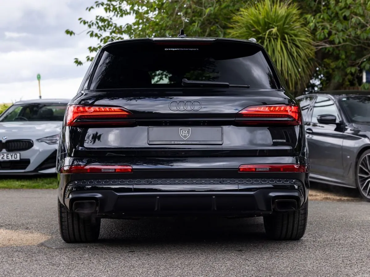 Audi Q7 TFSIe S Line Black Edition - Image 5