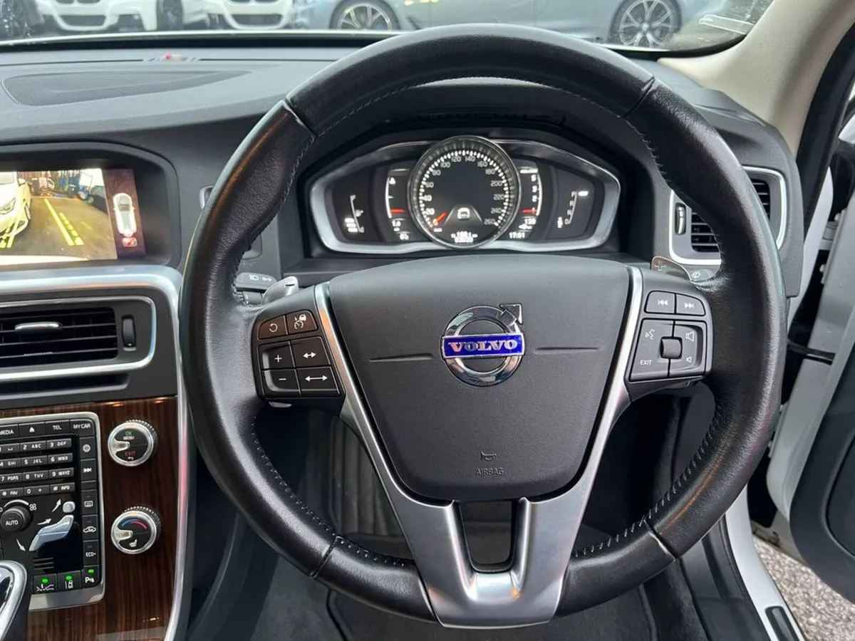 Volvo V60 D4 CLASSIC 2.0 D // OPENING SUNROOF // L - Image 6