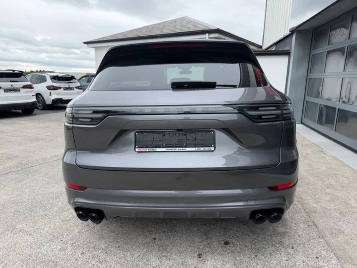 Porsche Cayenne CAYENNE ESTATE E-HYBRID 5DR TIPTRO - Image 3