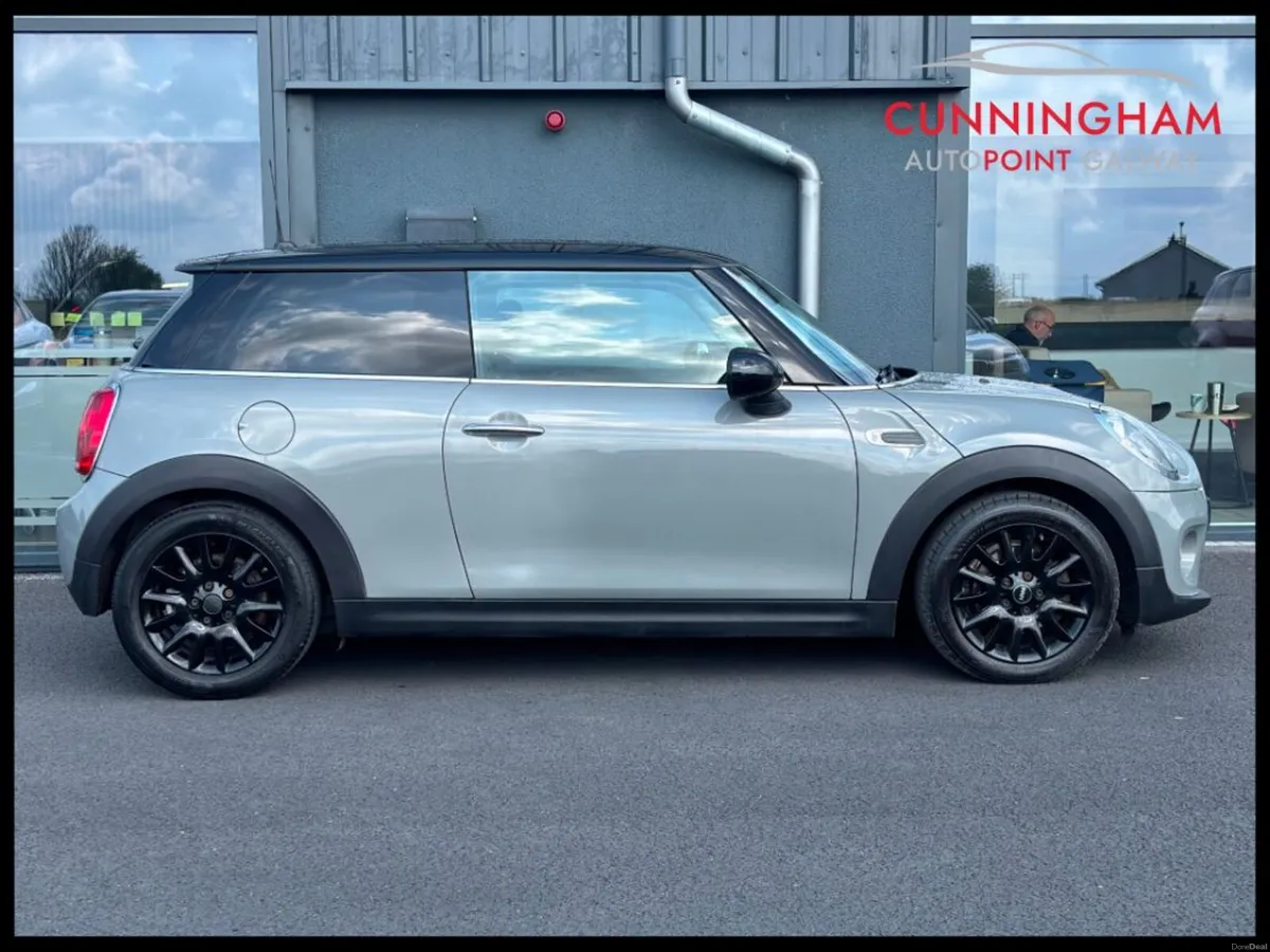 Mini Cooper Cooper 1.5D Manual - Image 3