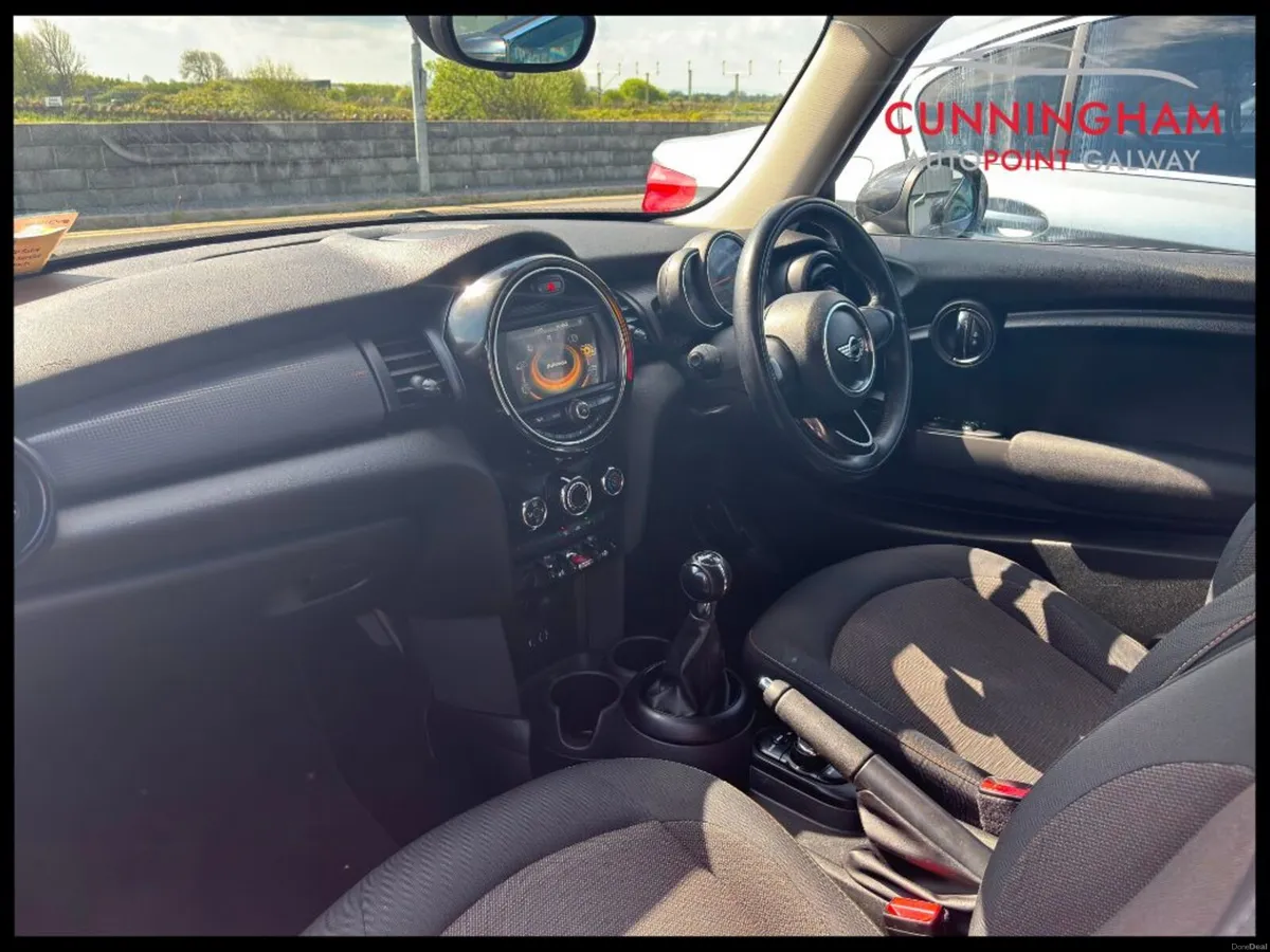 Mini Cooper Cooper 1.5D Manual - Image 6