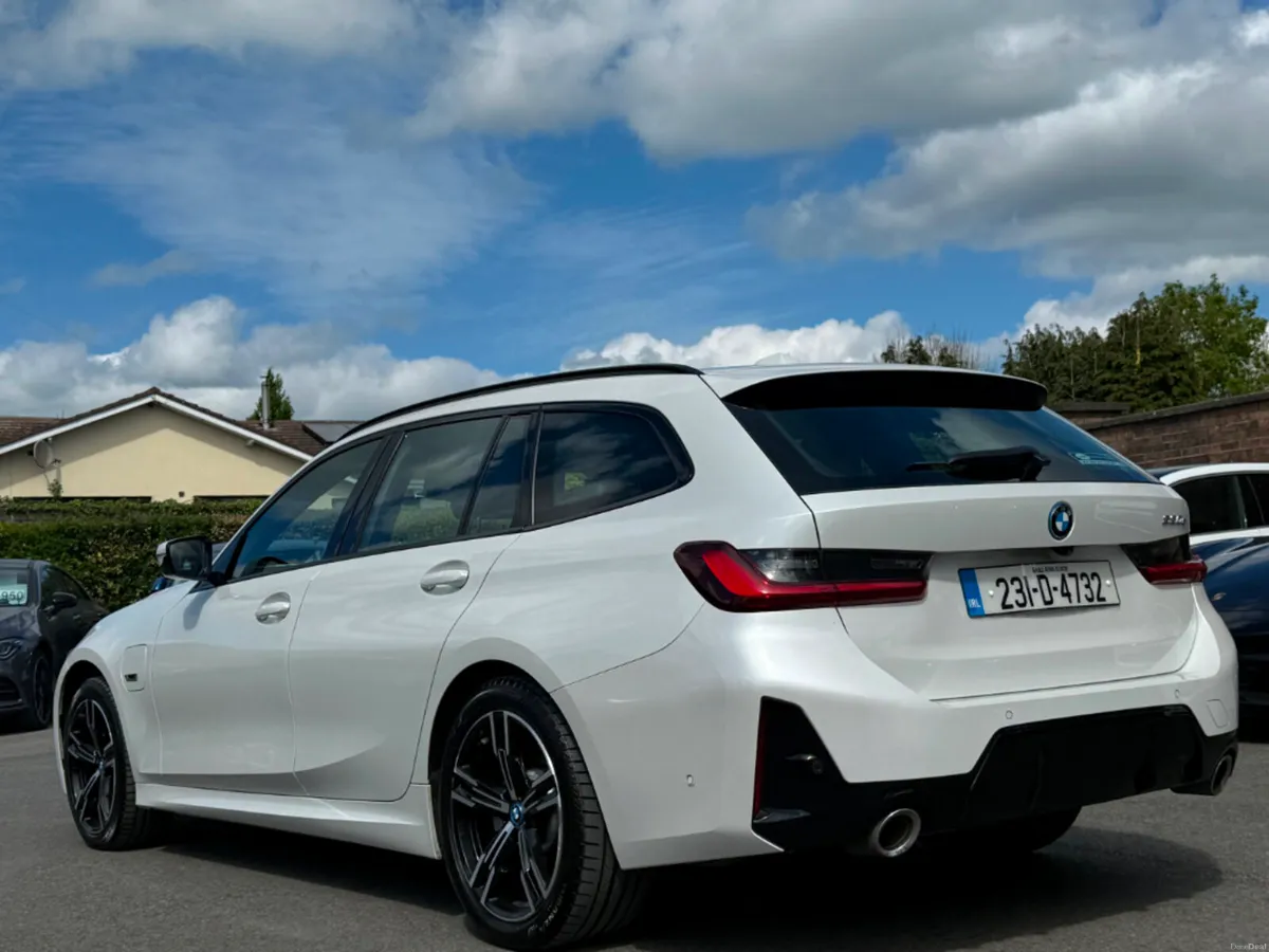 BMW 3-Series 330E M-SPORT TOURING AUTO *HIGH SPEC* - Image 6
