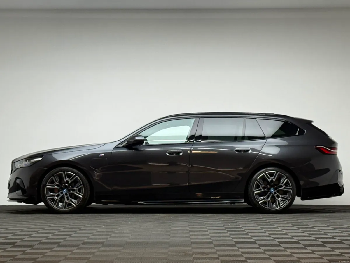 BMW 5-Series 530E M SPORT - Image 4
