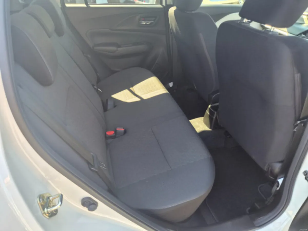 Suzuki Swift 1.2 Hybrid Motion - Image 3