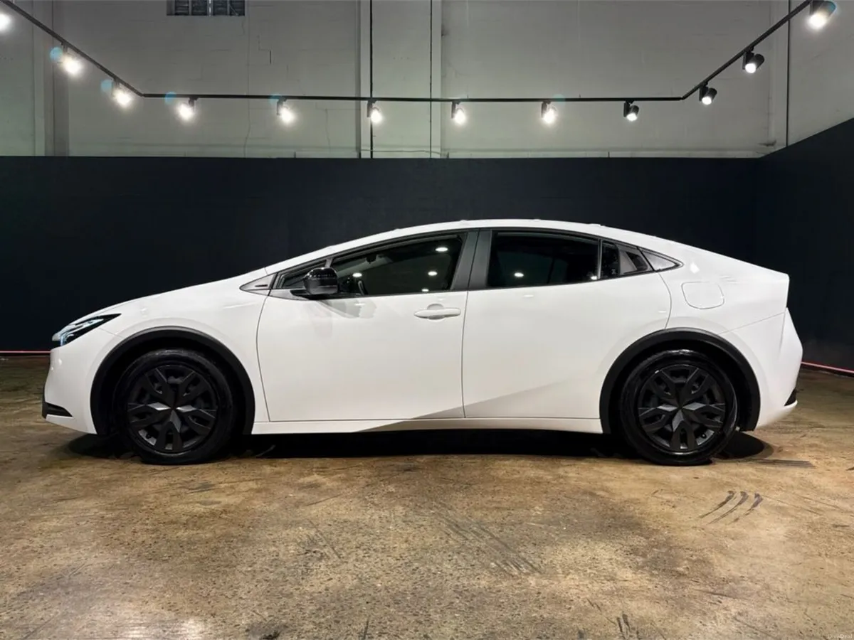 Toyota Prius NEW MODEL - 1.8L HYBRID AUTOMATIC - C - Image 6