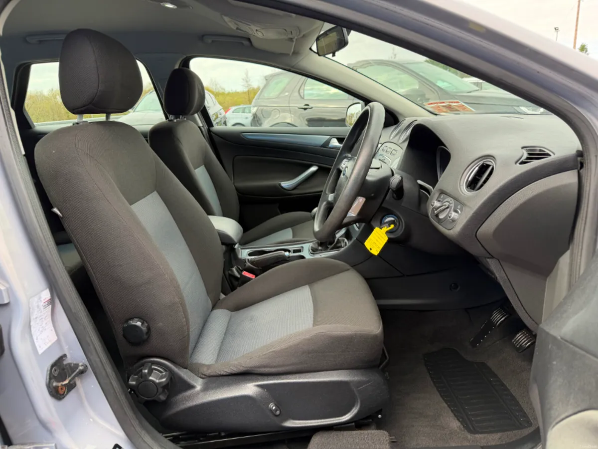 Ford Mondeo Estate 2.0 Diesel 115PS * BLUETOOTH / - Image 5