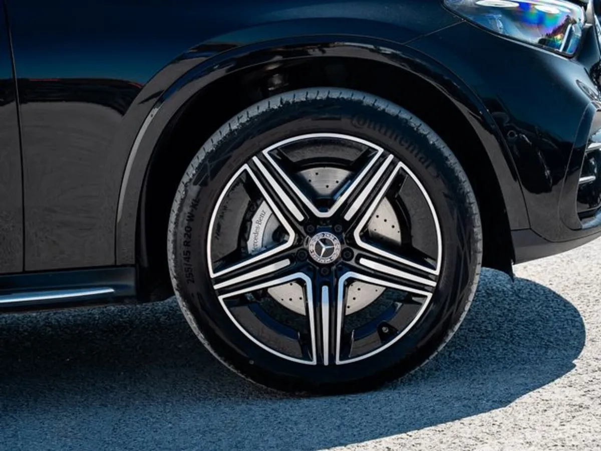 Mercedes-Benz GLC GLC 300 E 4MATIC AMG LINE PREMIU - Image 2