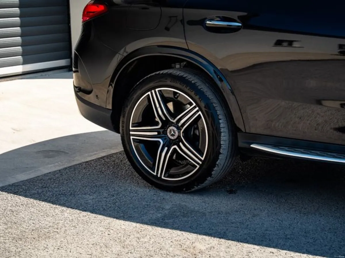 Mercedes-Benz GLC GLC 300 E 4MATIC AMG LINE PREMIU - Image 4