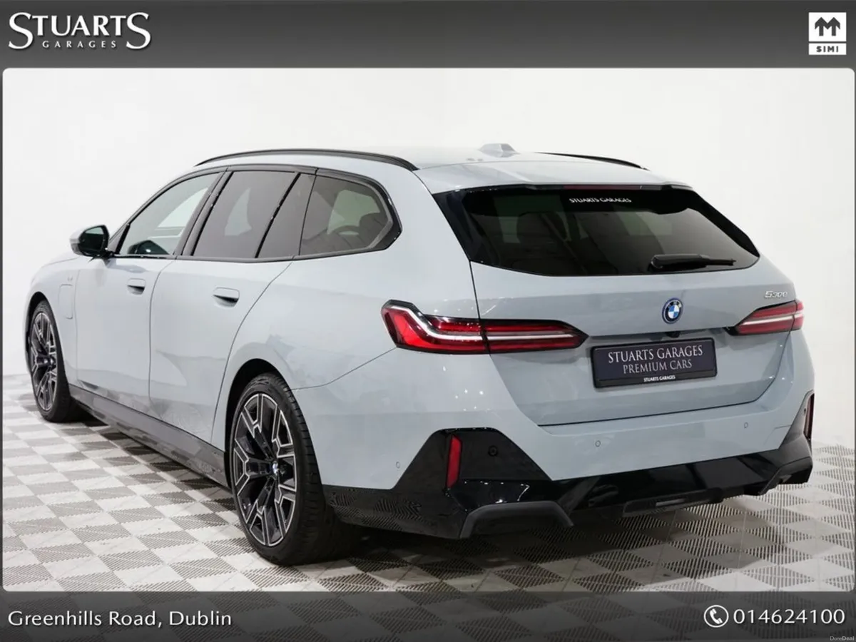 BMW 5-Series COMFORT PACK, TECH PACK AND 20” ALLOY - Image 2