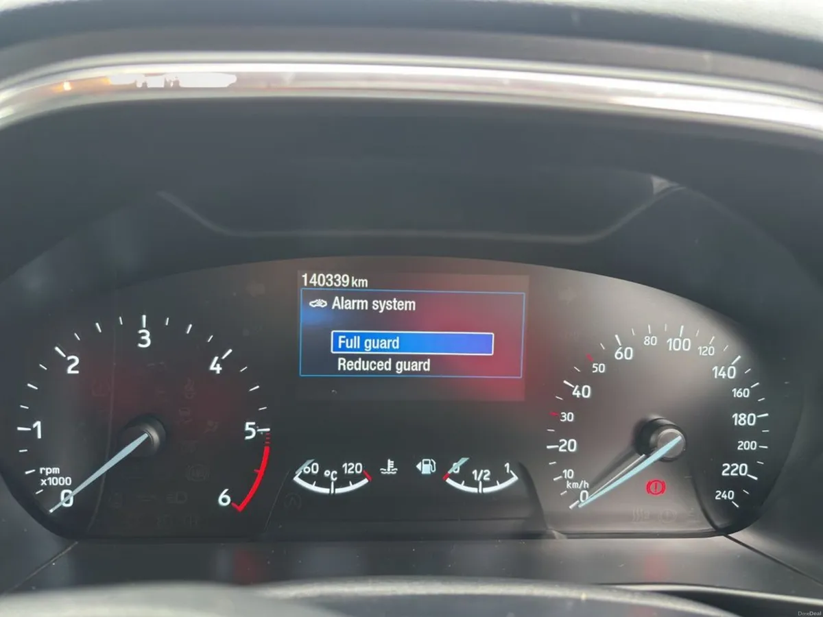 Ford Focus "Blue, bold and brilliantly balanced — - Image 6