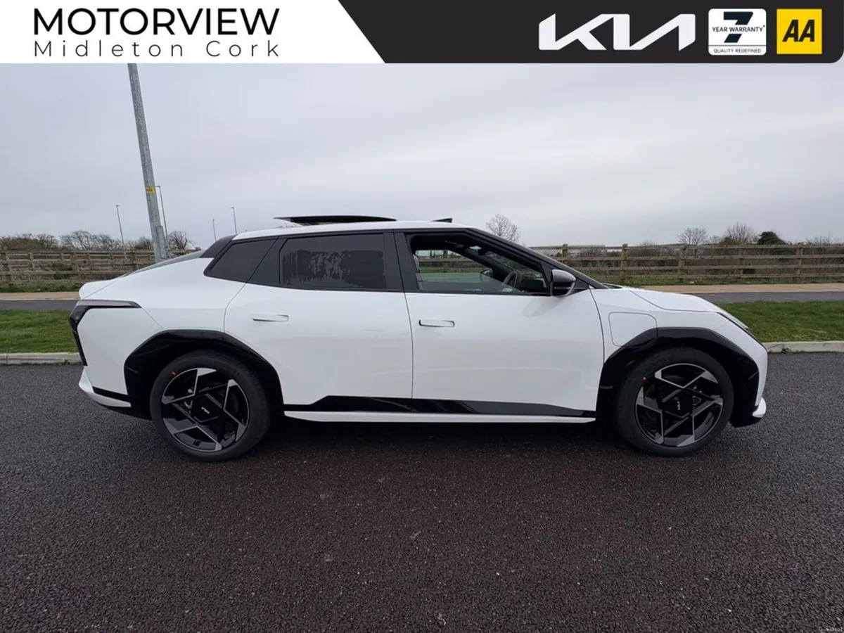 Kia EV4 gt-line FASTBACK, long-range battery of 81 - Image 2